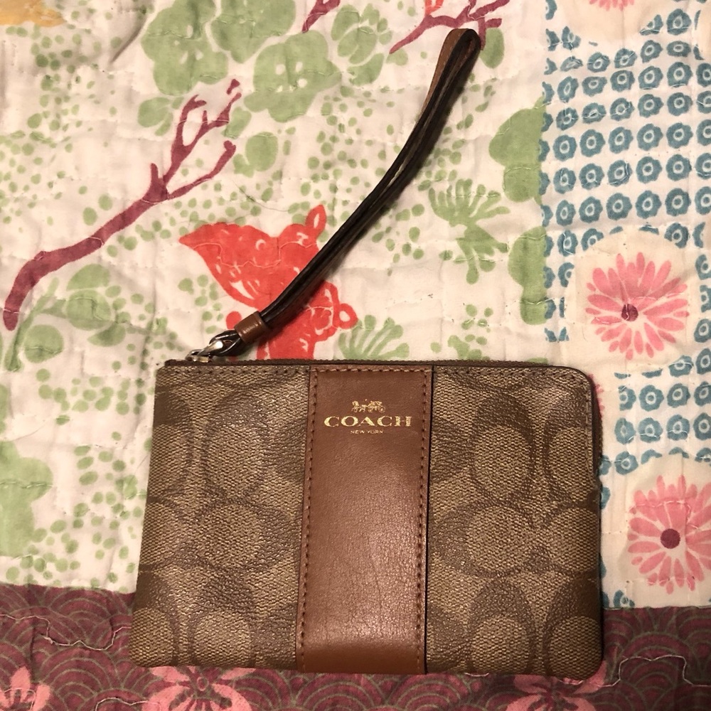 Coach wristlet wallet